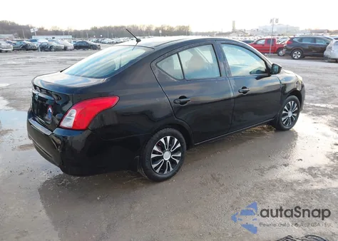 2016 Nissan Versa 1.6 S z USA, uszkodzony, nr VIN 3N1CN7AP2GL823404